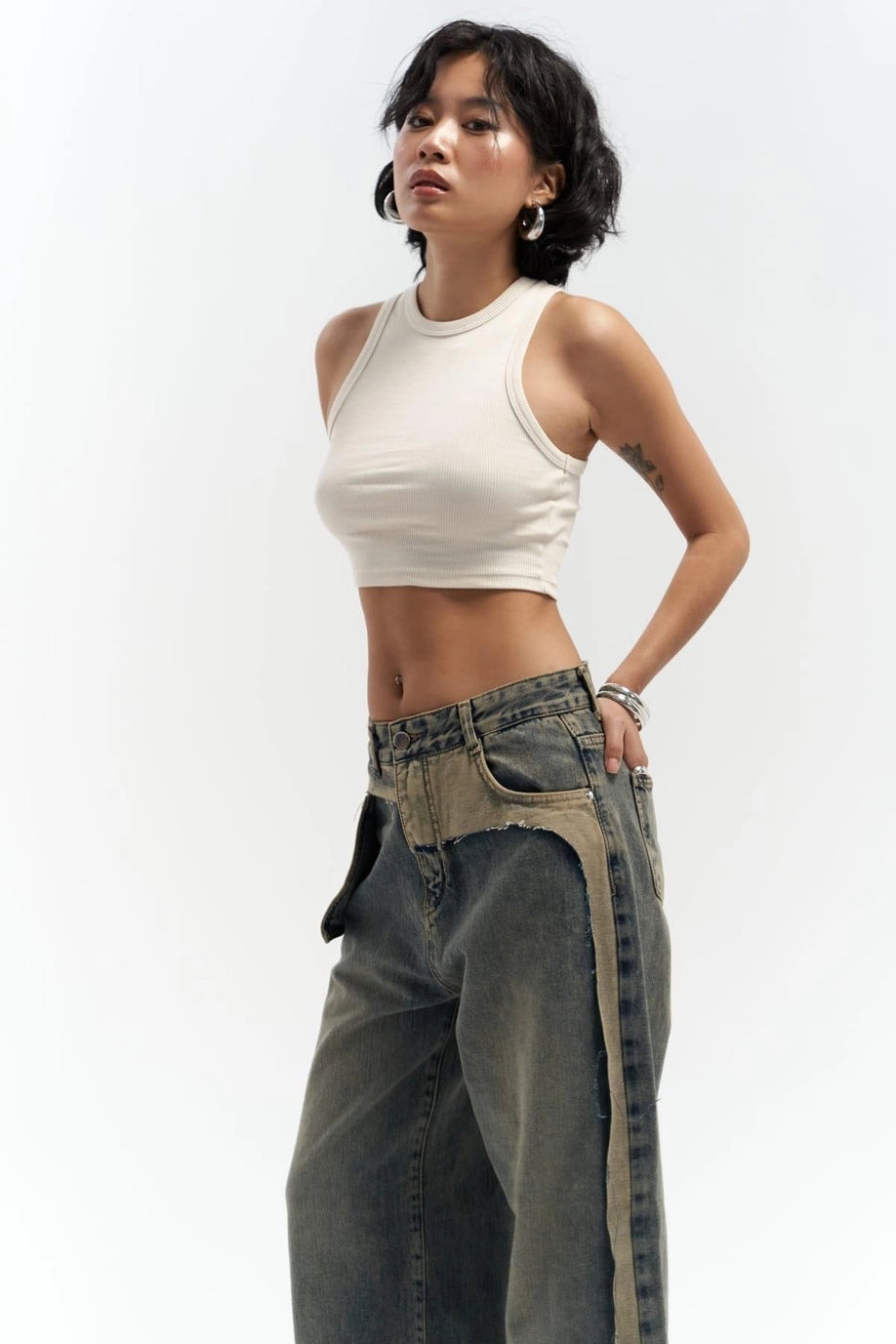 Jean patchwork à jambe large et effet usé