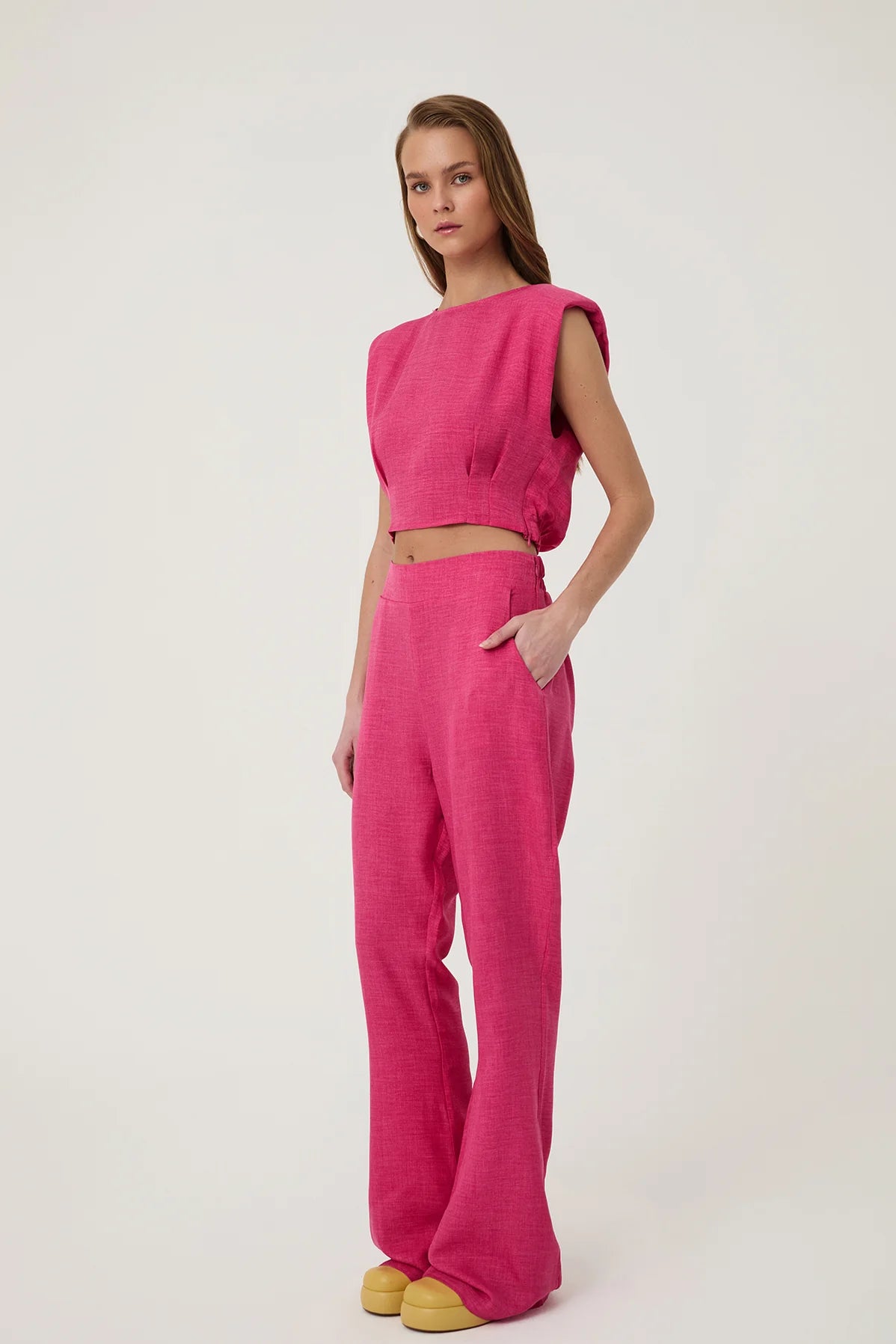 Pantalon texturé coupe large et confortable