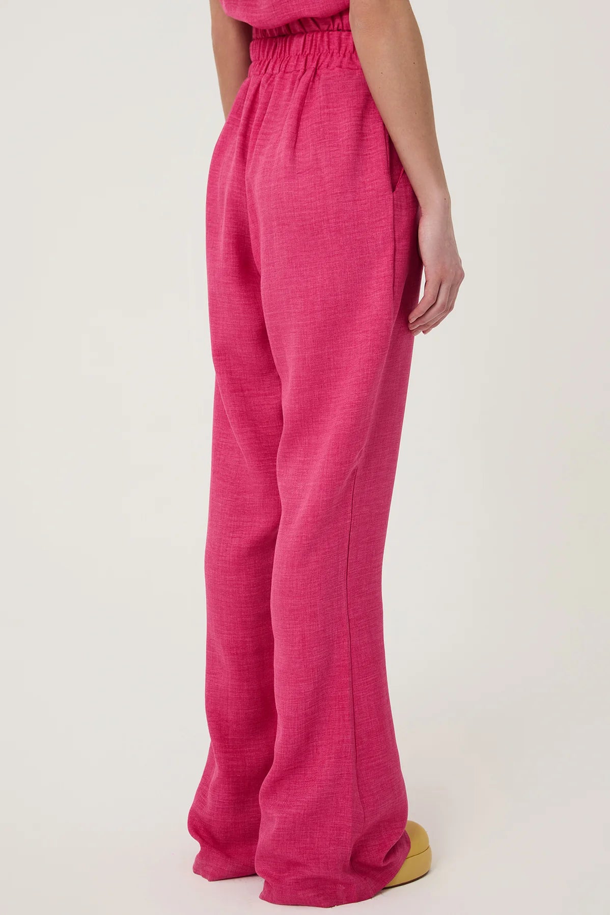 Pantalon texturé coupe large et confortable