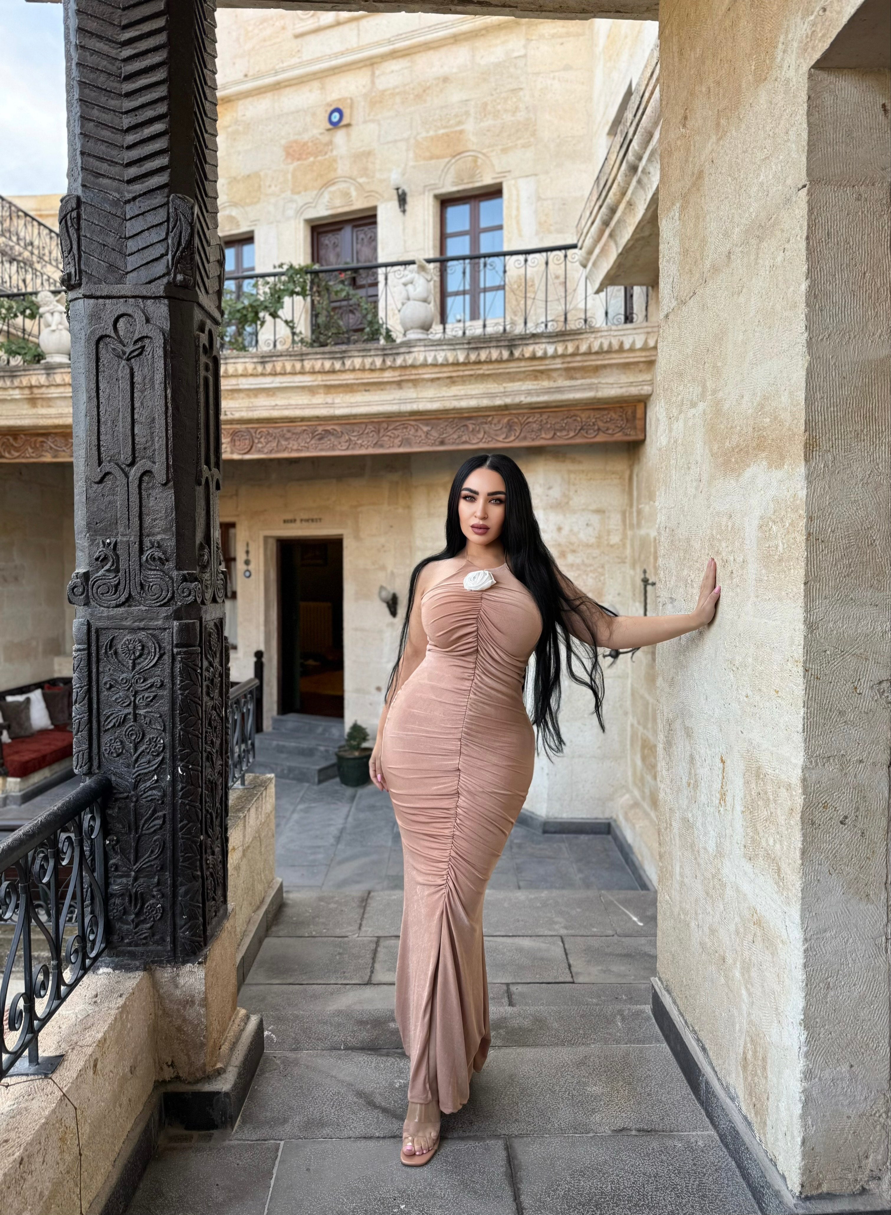 Robe longue sans manches à motif floral