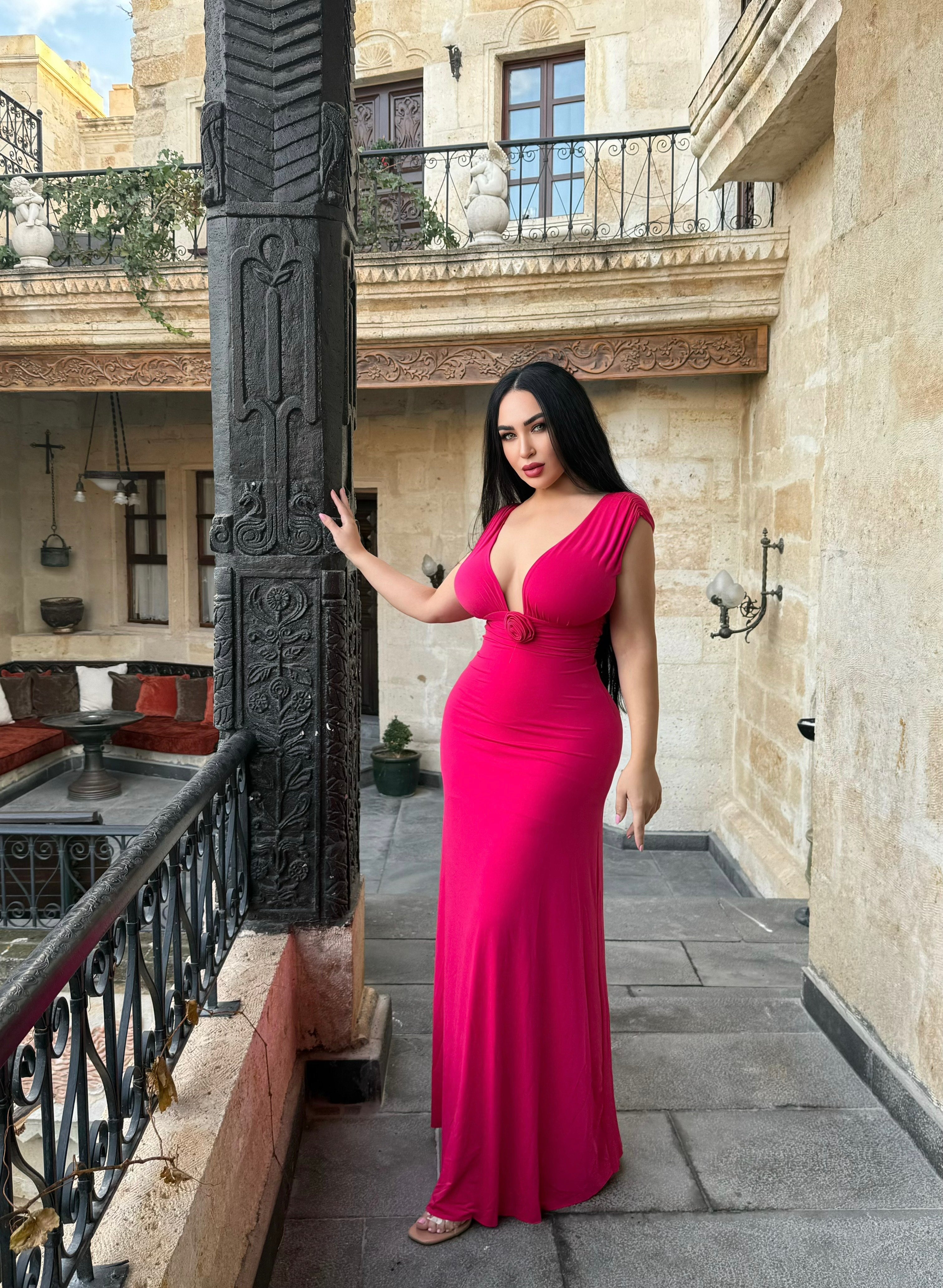 Robe moulante sans manches avec rosace