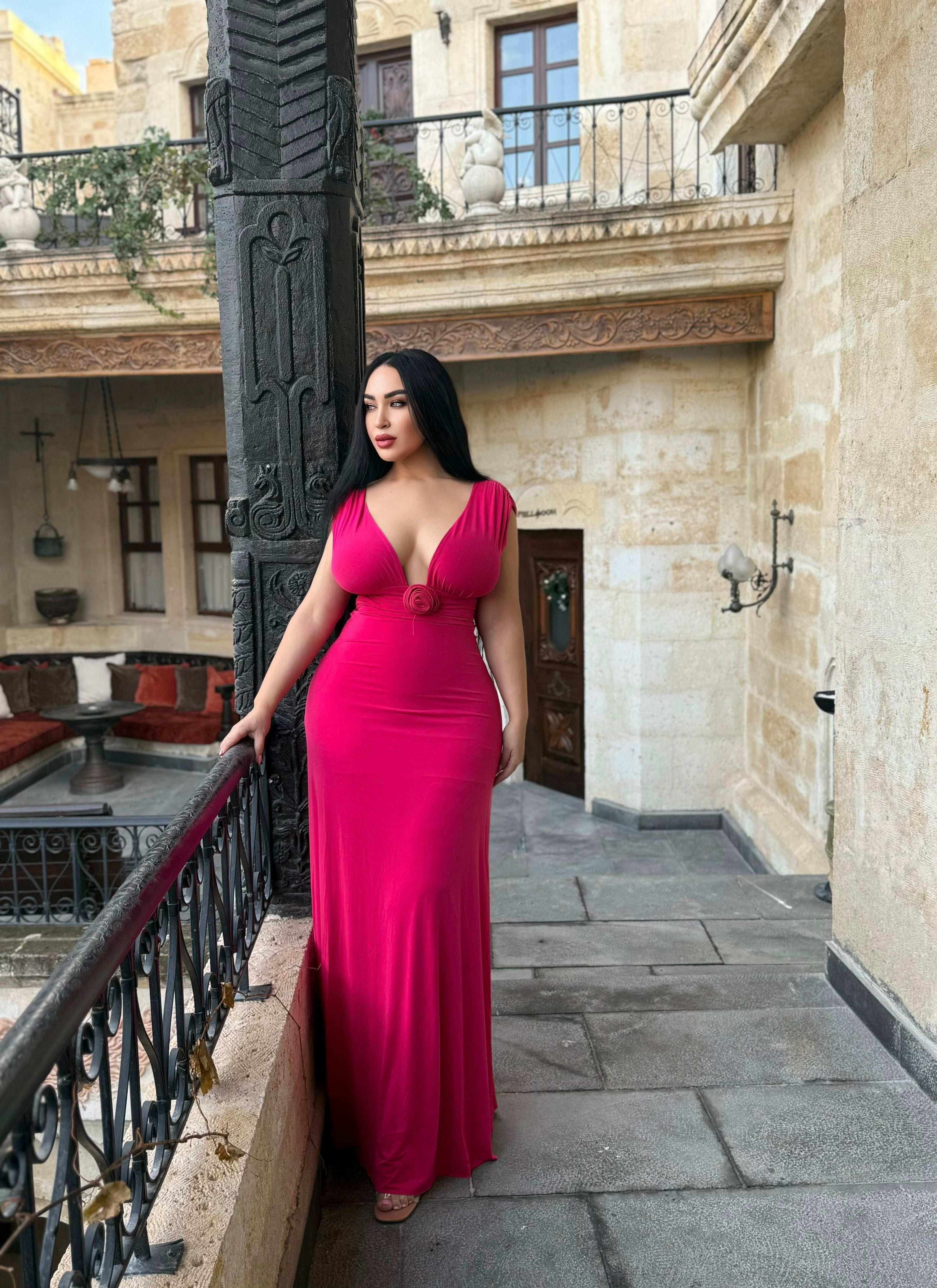 Robe moulante sans manches avec rosace