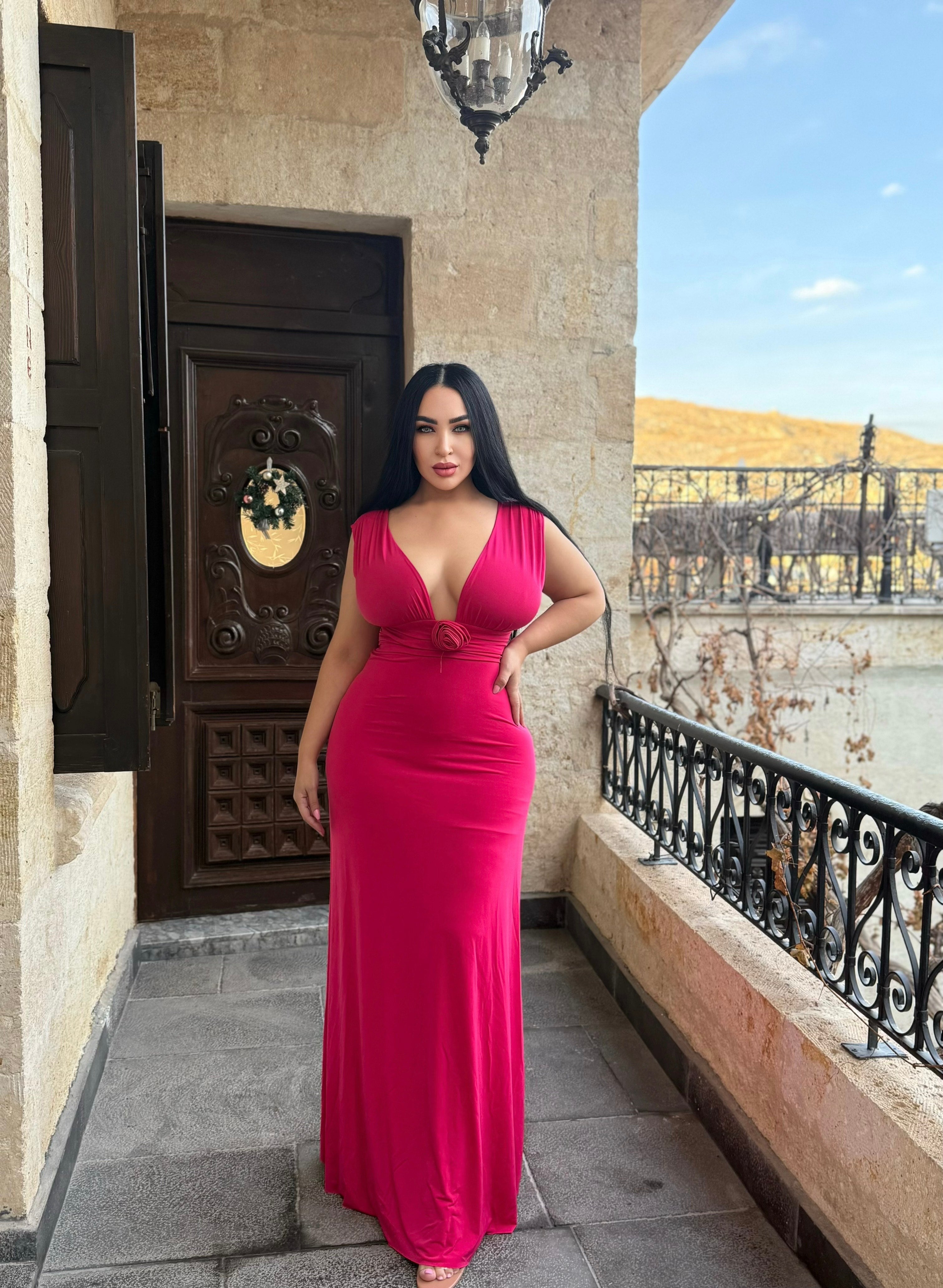 Robe moulante sans manches avec rosace