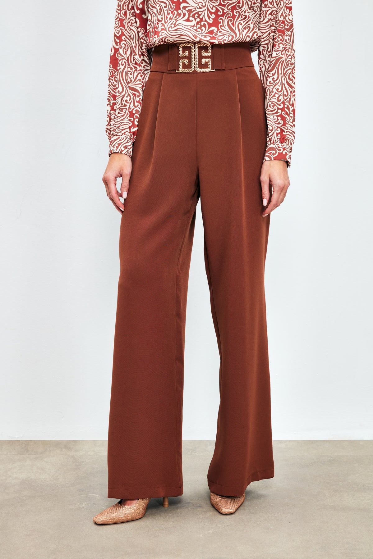 Pantalon large taille haute avec ceinture