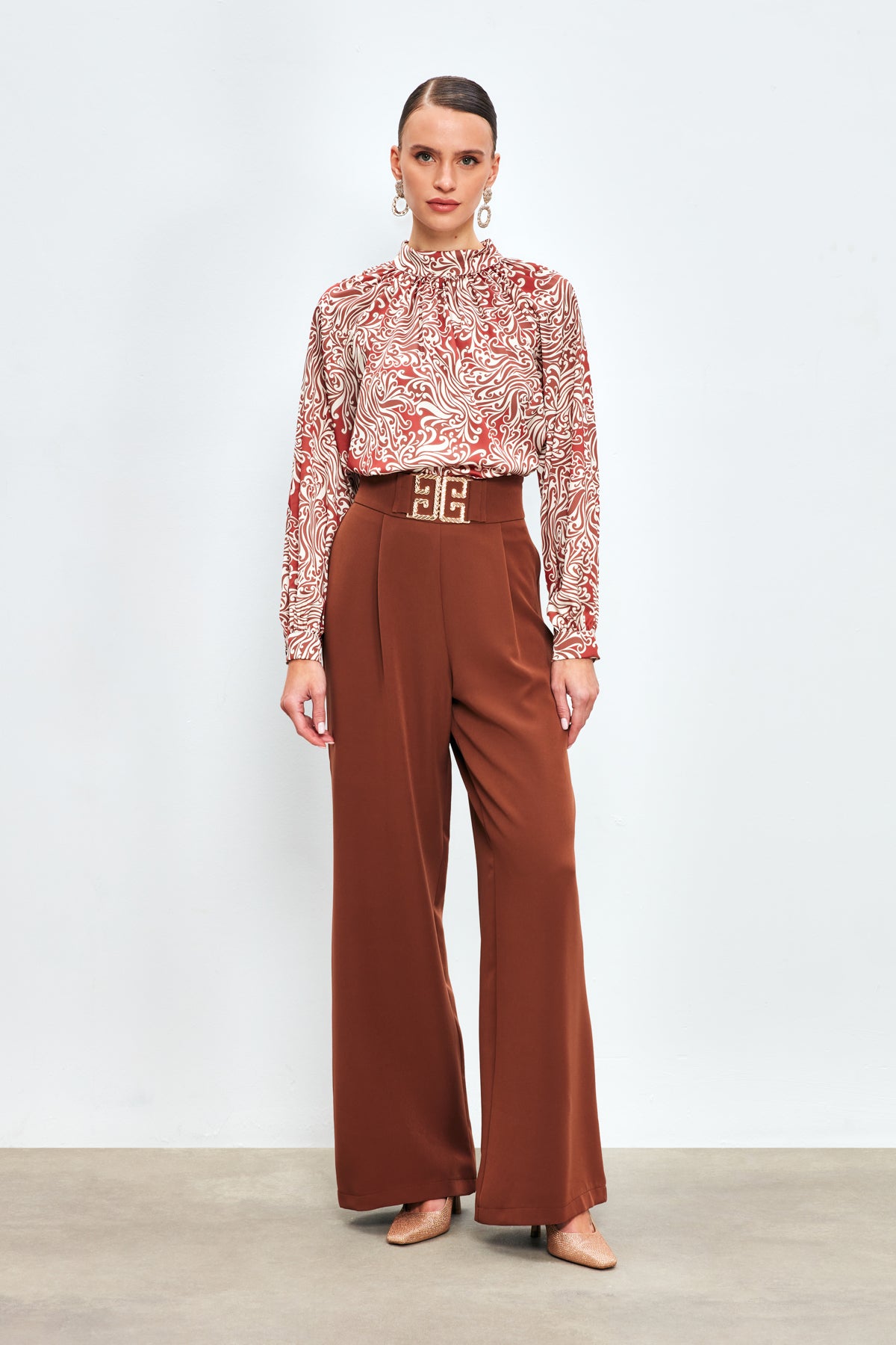 Pantalon large taille haute avec ceinture