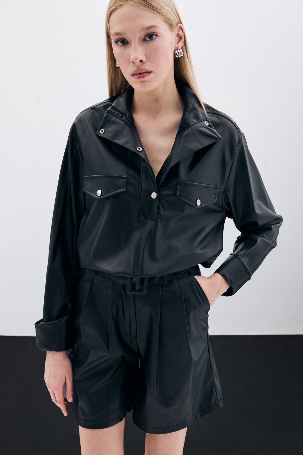 Haut à manches longues de style utilitaire