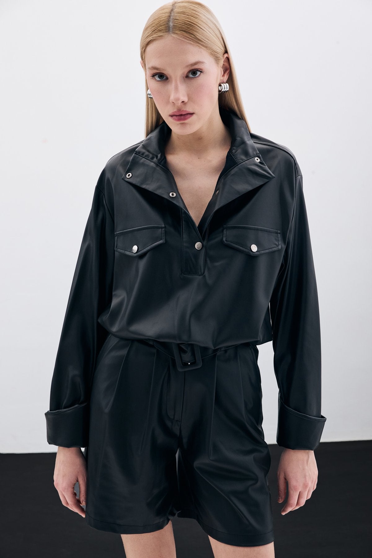 Haut à manches longues de style utilitaire