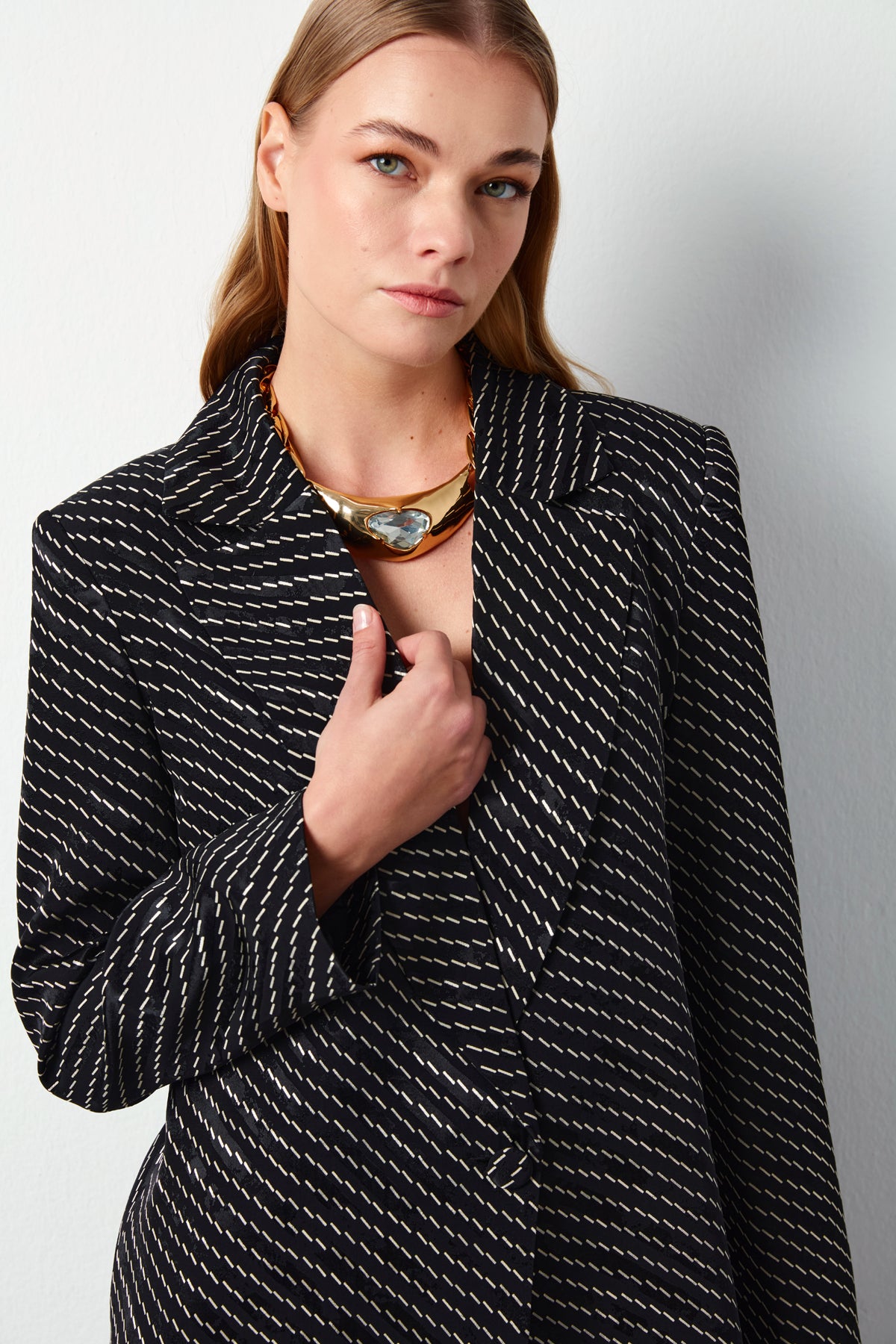 Costume tissé à rayures