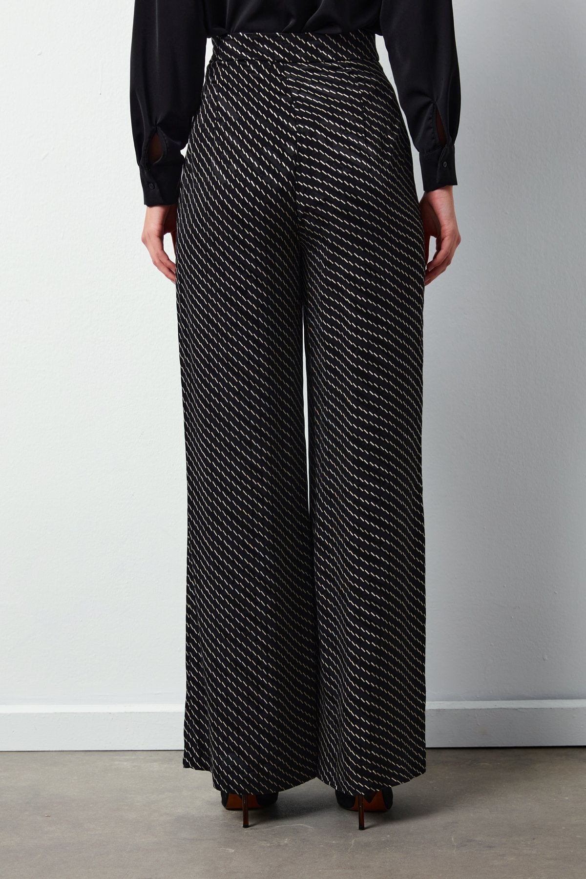 Costume tissé à rayures