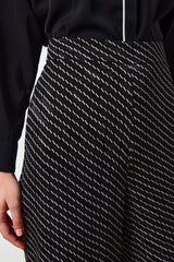 Costume tissé à rayures