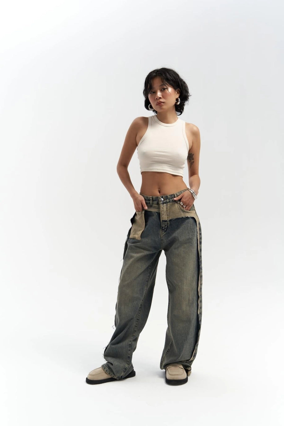 Jean patchwork à jambe large et effet usé