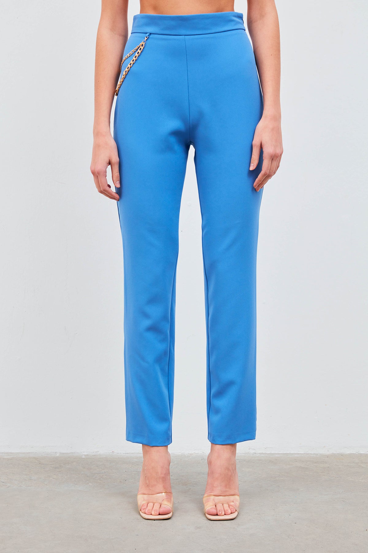 Pantalon slim avec chaîne latérale