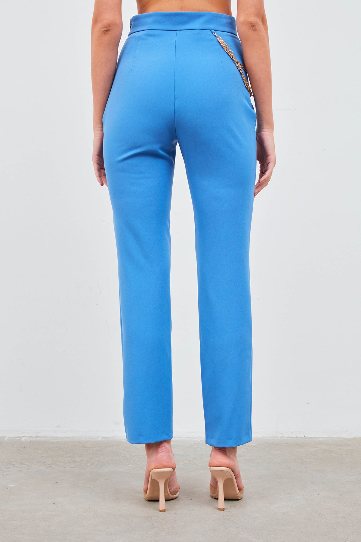 Pantalon slim avec chaîne latérale